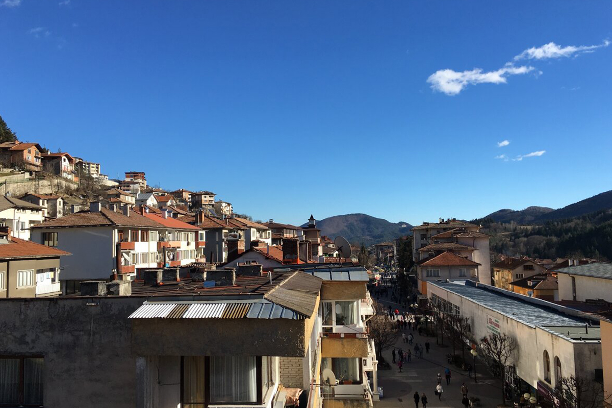 Личный опыт. Купили квартиру в Болгарии в 2010 году. Как это было и что с ней сейчас?