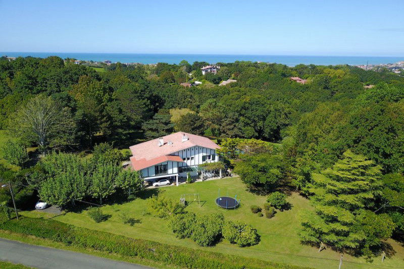 Вилла во Франции, в регионе Новая Аквитания