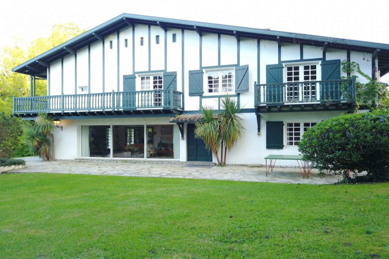 Вилла во Франции, в регионе Новая Аквитания