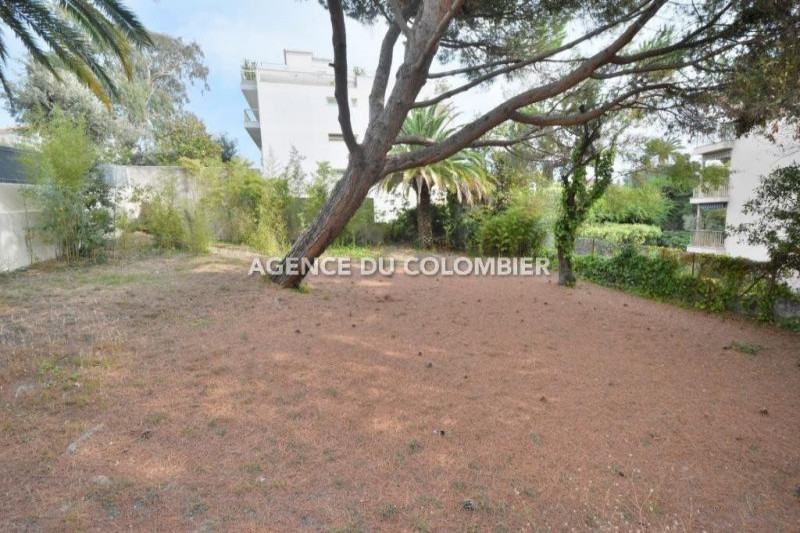 Вилла во Франции, в Антибе