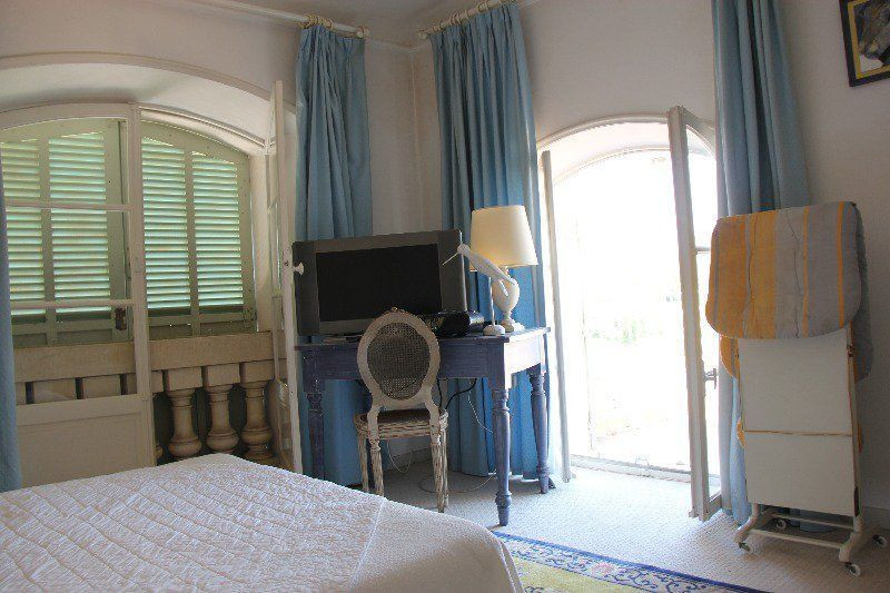 Вилла во Франции, в Антибе