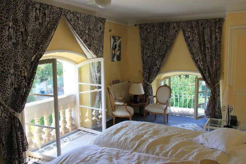 Вилла во Франции, в Антибе