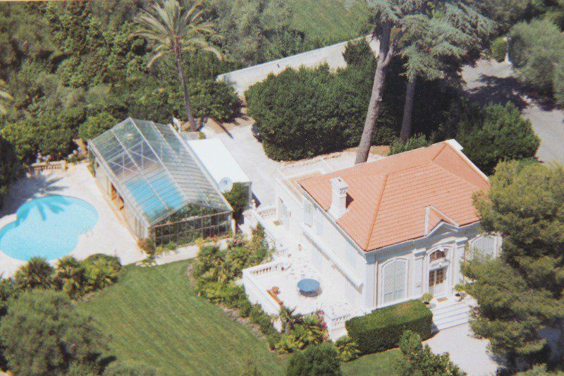 Вилла во Франции, в Антибе