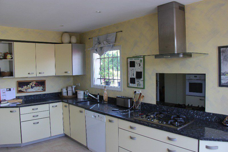 Вилла во Франции, в Антибе