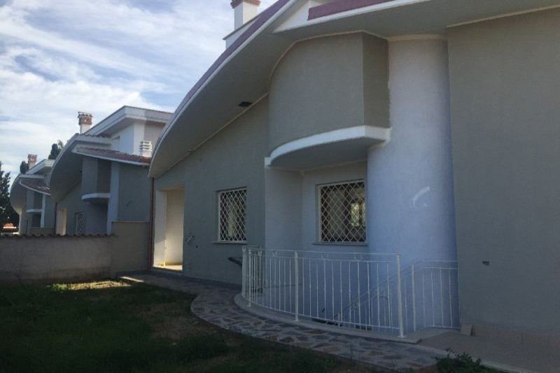 Таунхаус в Италии, в Лацио