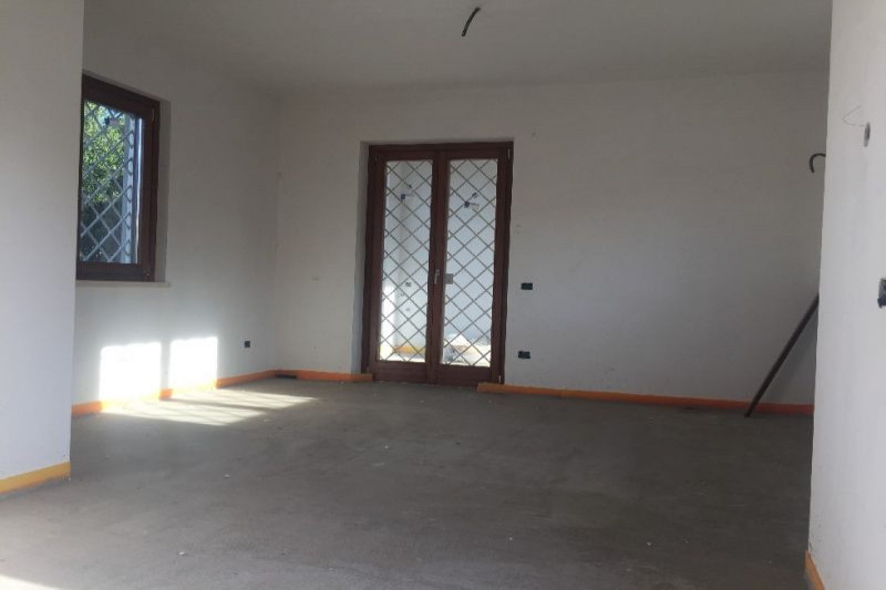 Таунхаус в Италии, в Лацио