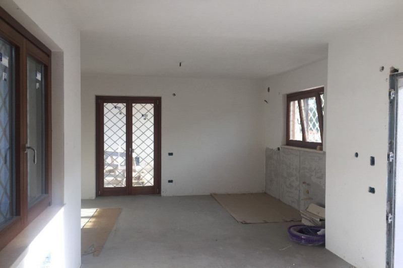 Таунхаус в Италии, в Лацио