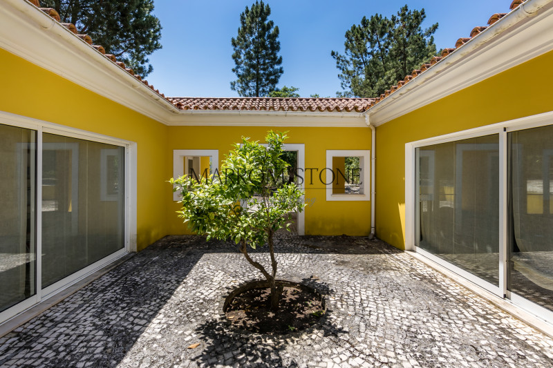 Villa in Portugal, in Setubal