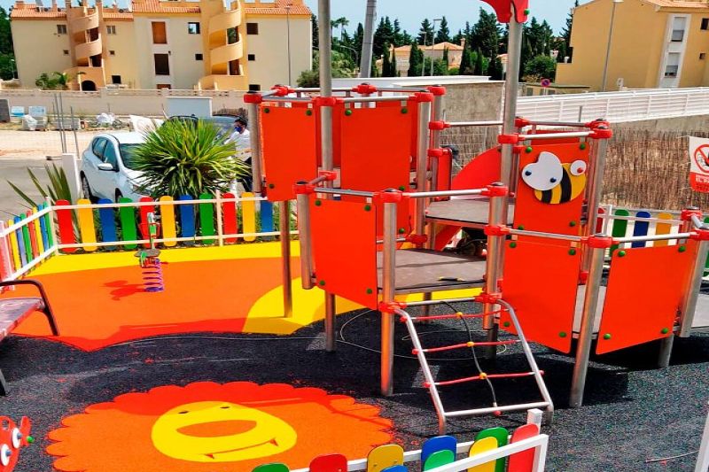 Cottage / House in Spain, in Denia