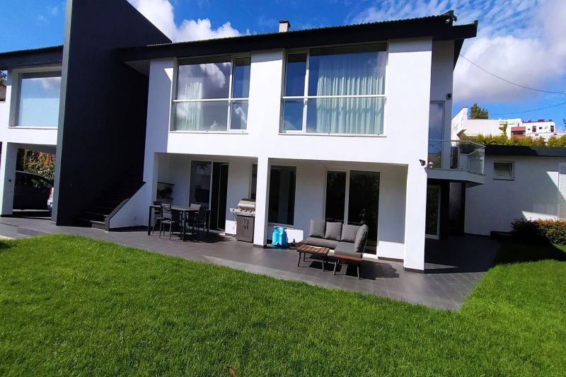 Вилла в Португалии, в Лиссабоне