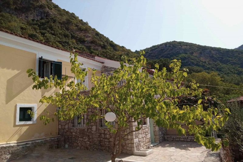 Town House in Greece, in Agios Panteleimonas