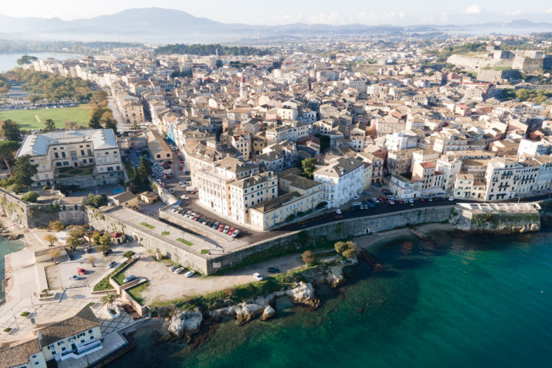 Коммерческая недвижимость за 230 000 евро в городе Корфу