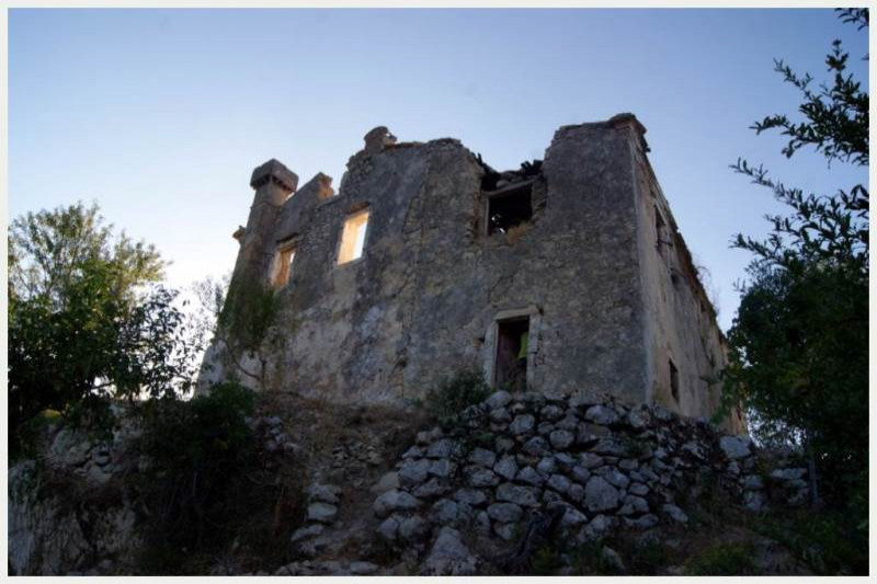 Cottage / House in Greece, in Kastellanoi Mesis