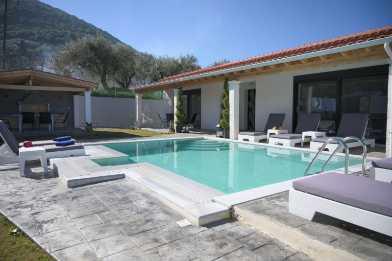 Villa in Greece, in Messonghi