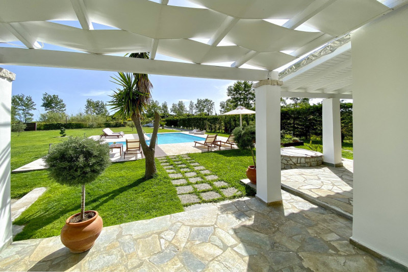 Villa in Greece, in Chalikounas