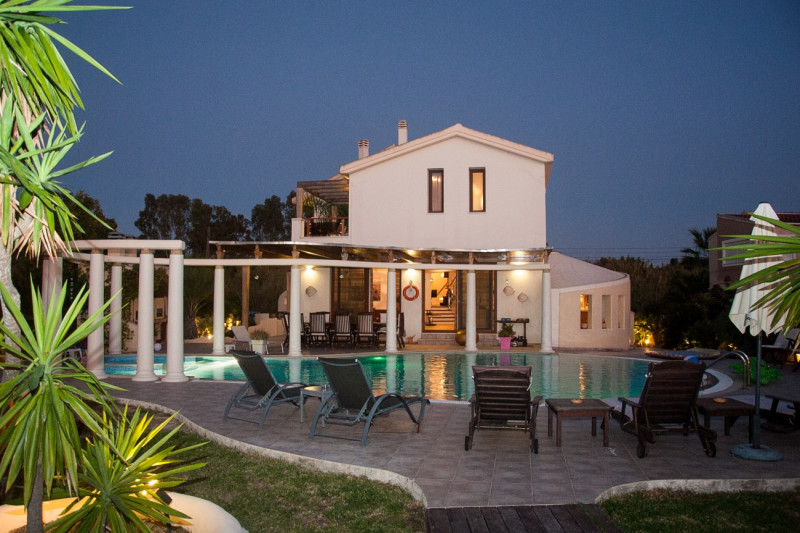 Villa in Greece, in Alykes