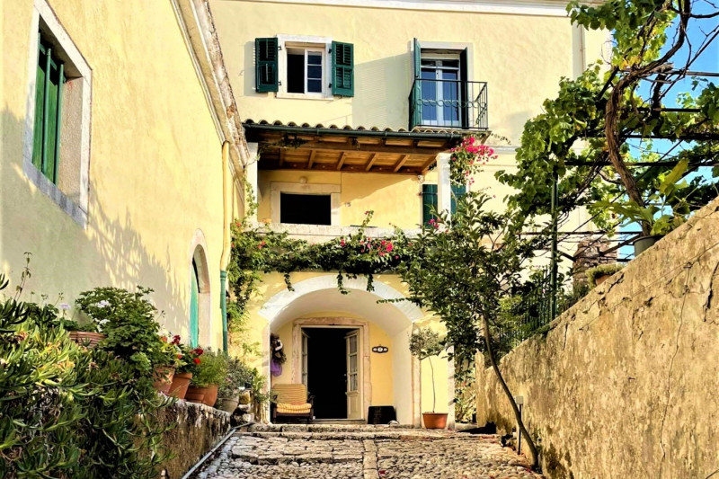 Villa in Greece, in Peritheia