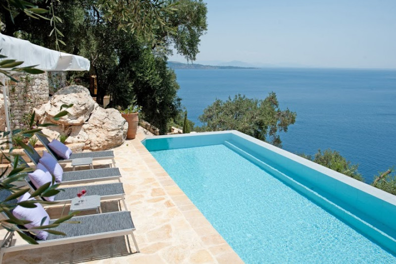 Villa in Greece, in Kentroma