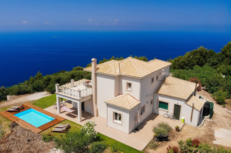 Villa in Greece, in Sinarades