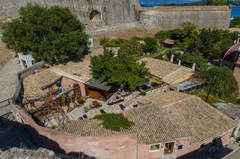 Коммерческая недвижимость в Греции, в городе Корфу