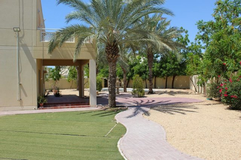 Villa in United Arab Emirates, in Meadows