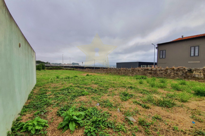 Участок в Португалии, в Порту