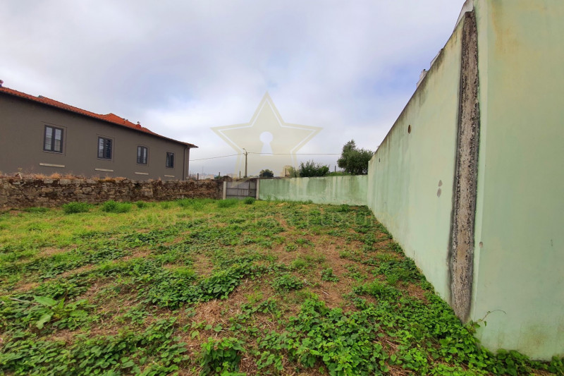 Участок в Португалии, в Порту