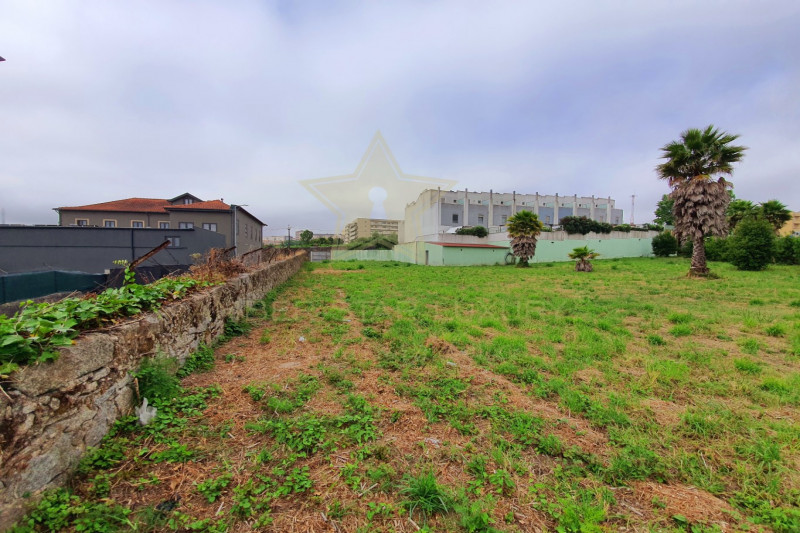 Участок в Португалии, в Порту