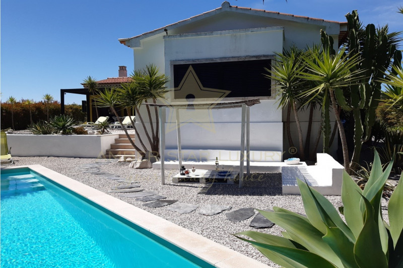 Дом в Португалии, в Сетубале