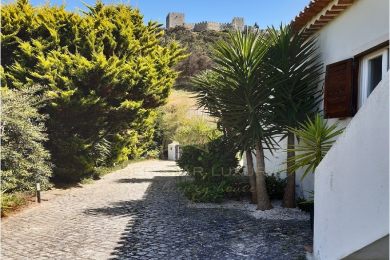 Дом в Португалии, в Сетубале