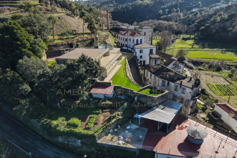 Коммерческая недвижимость в Португалии, в Порту