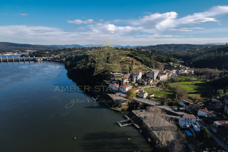 Коммерческая недвижимость в Португалии, в Порту