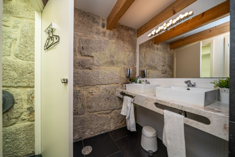 Коммерческая недвижимость в Португалии, в Порту