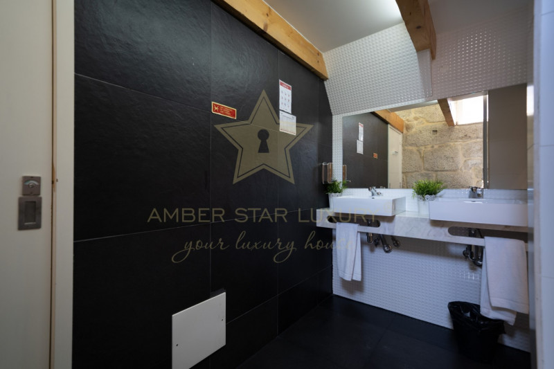 Коммерческая недвижимость в Португалии, в Порту