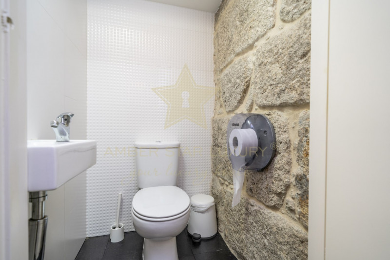 Коммерческая недвижимость в Португалии, в Порту