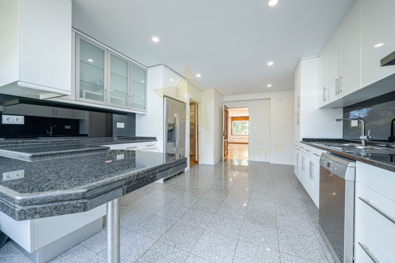 Cottage / House in Portugal, in Porto