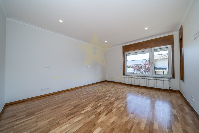 Cottage / House in Portugal, in Porto