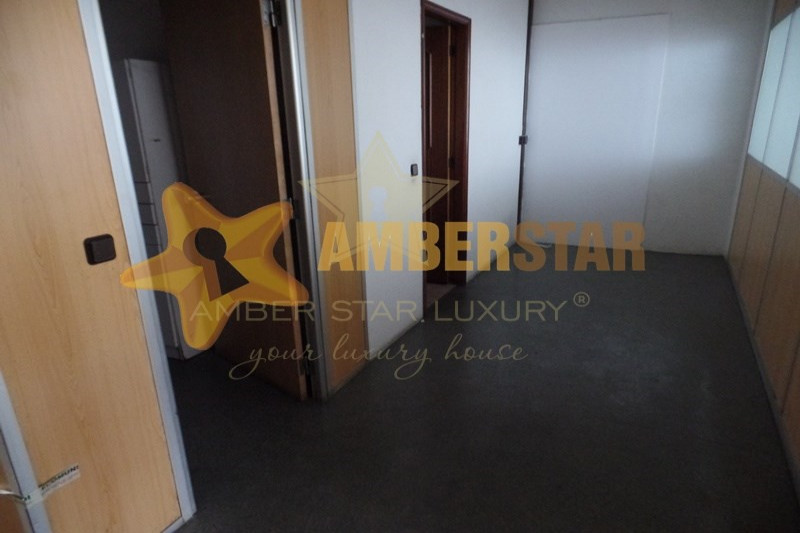 Коммерческая недвижимость в Португалии, в Порту