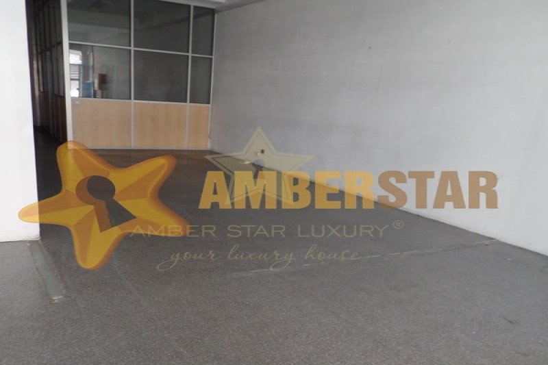 Коммерческая недвижимость в Португалии, в Порту