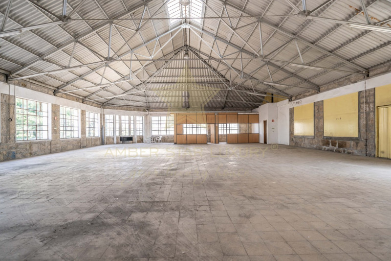 Коммерческая недвижимость в Португалии, в Порту