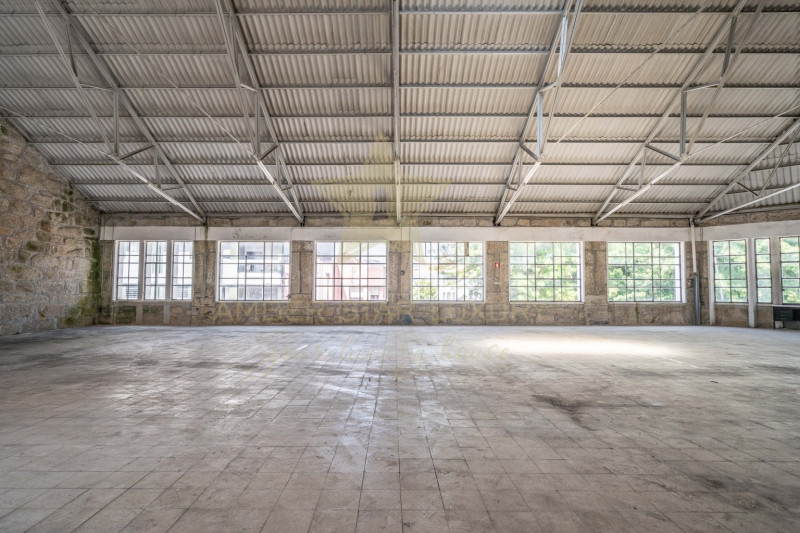 Коммерческая недвижимость в Португалии, в Порту