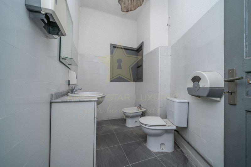 Коммерческая недвижимость в Португалии, в Порту