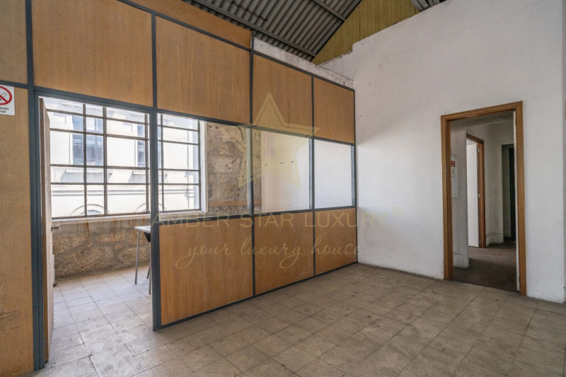 Коммерческая недвижимость в Португалии, в Порту