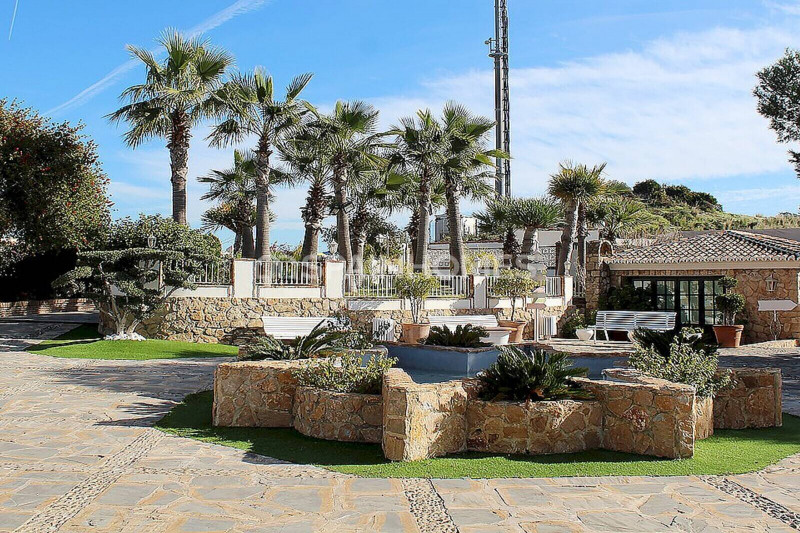 Отель в Испании, в Бенальмадене