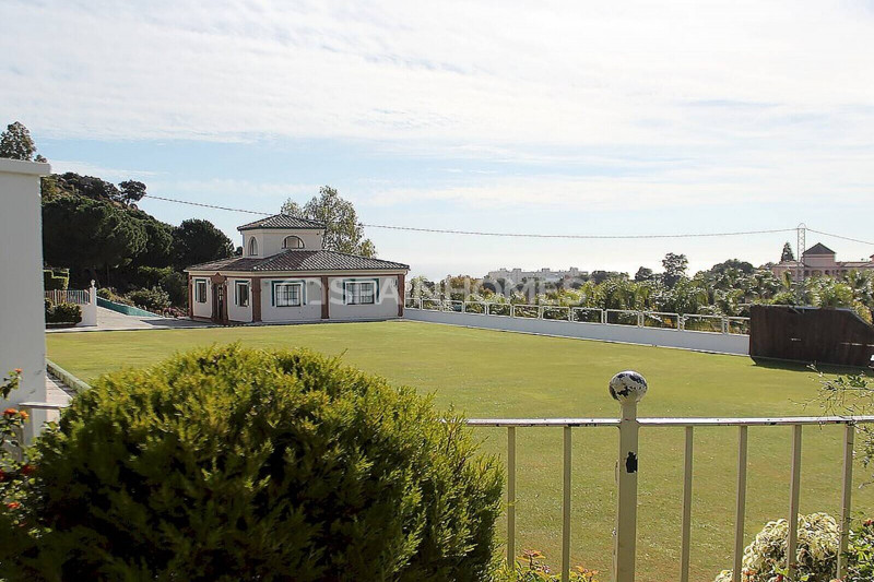 Отель в Испании, в Бенальмадене