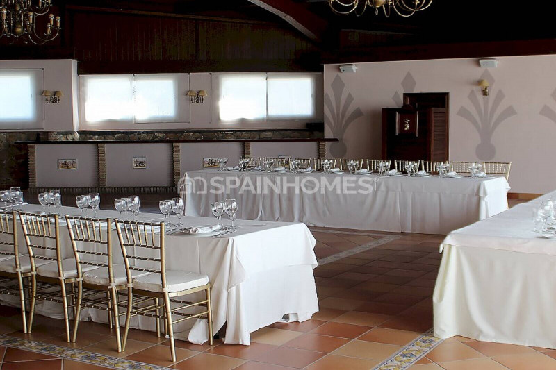 Отель в Испании, в Бенальмадене