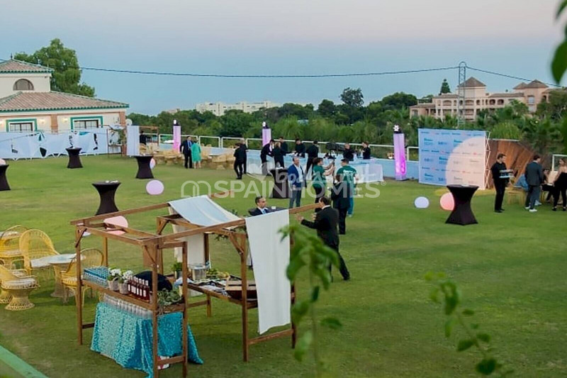 Отель в Испании, в Бенальмадене