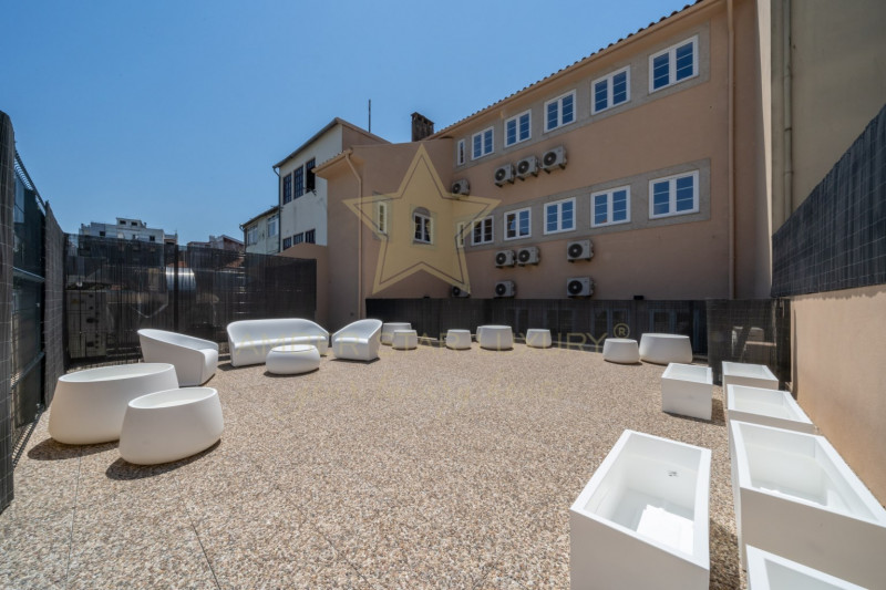 Коммерческая недвижимость в Португалии, в Порту