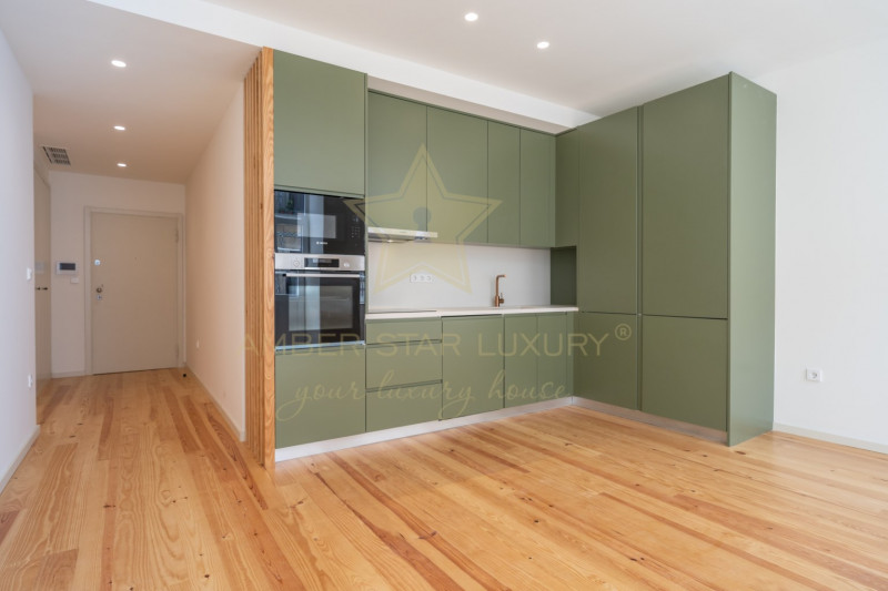 Коммерческая недвижимость в Португалии, в Порту