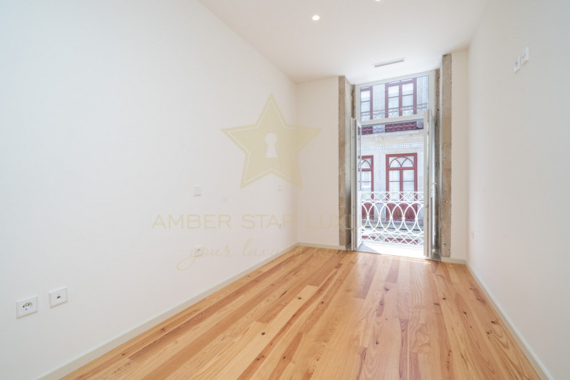 Коммерческая недвижимость в Португалии, в Порту